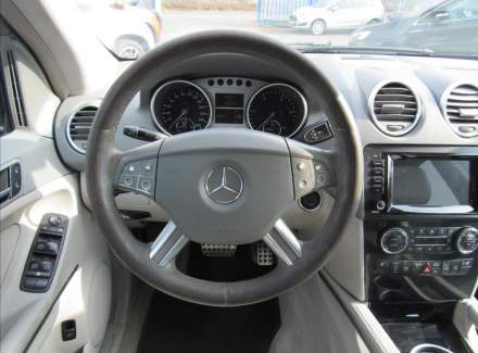 Mercedes-Benz - M-class