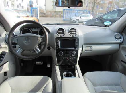 Mercedes-Benz - M-class