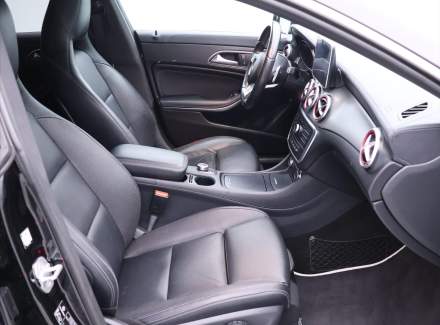Mercedes-Benz - CLA