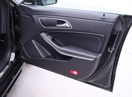 Mercedes-Benz - CLA