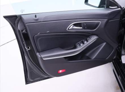 Mercedes-Benz - CLA