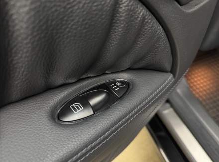 Mercedes-Benz - E-class