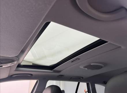 Mercedes-Benz - E-class