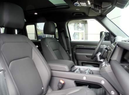 Land Rover - Defender