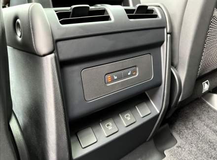 Land Rover - Defender