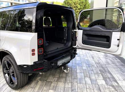 Land Rover - Defender