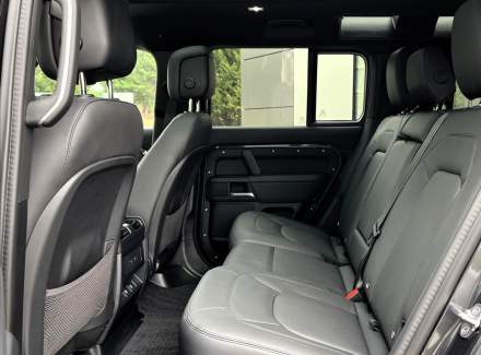 Land Rover - Defender