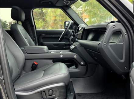 Land Rover - Defender