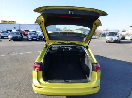 Volkswagen - Golf