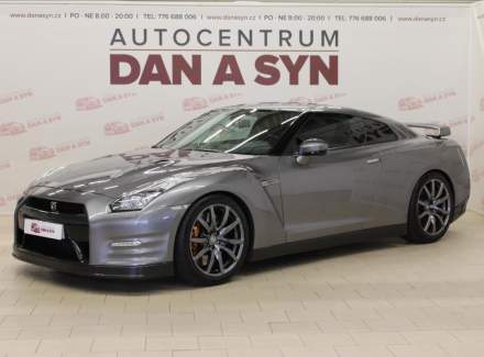Nissan - GT-R