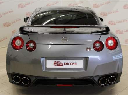 Nissan - GT-R