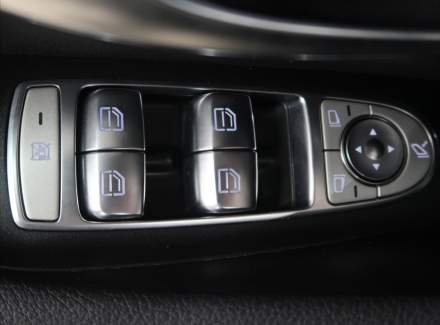 Mercedes-Benz - E-class