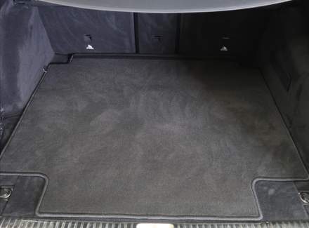 Mercedes-Benz - E-class