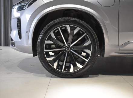 Volvo - XC90