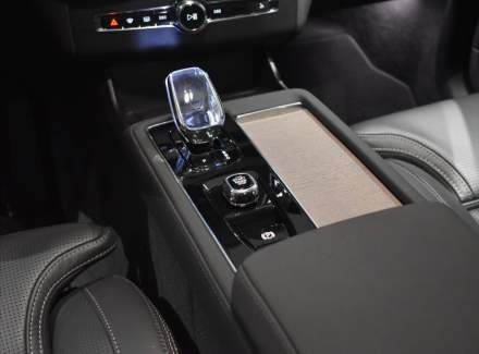 Volvo - XC90
