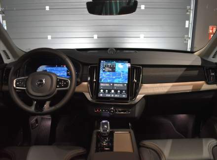 Volvo - XC90