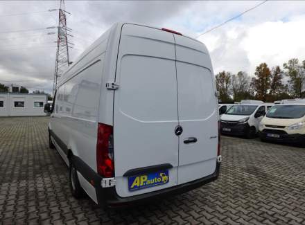 Mercedes-Benz - Sprinter