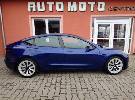Tesla - Model 3