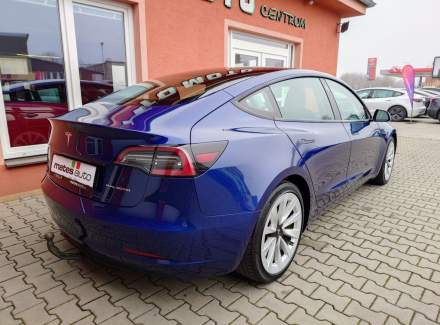 Tesla - Model 3