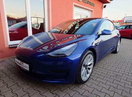 Tesla - Model 3