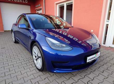 Tesla - Model 3