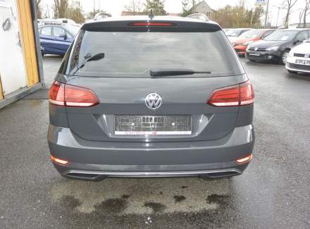 Volkswagen - Golf