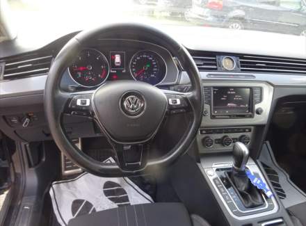 Volkswagen - Passat