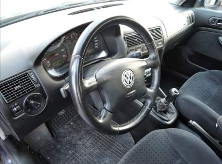 Volkswagen - Golf
