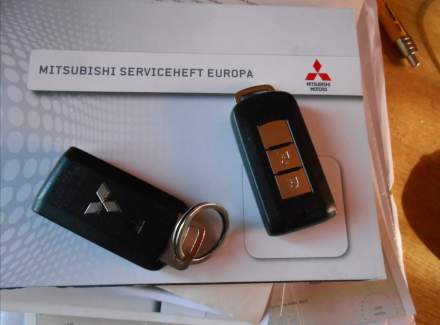 Mitsubishi - Outlander