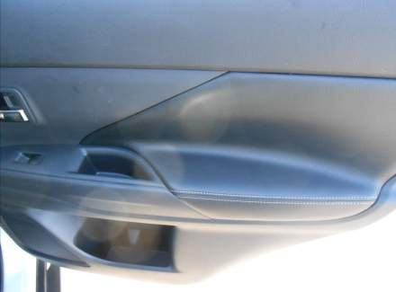 Mitsubishi - Outlander