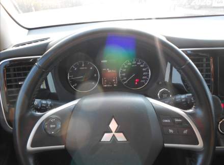 Mitsubishi - Outlander