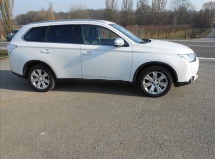 Mitsubishi - Outlander