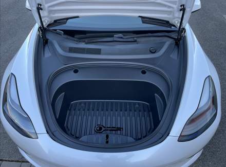 Tesla - Model 3
