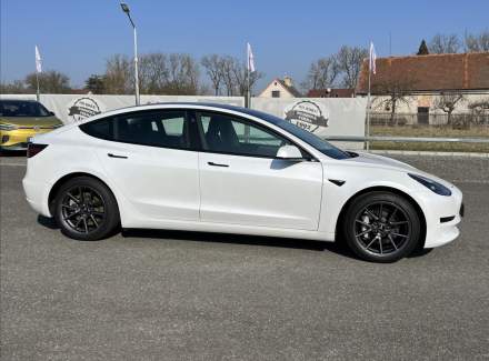 Tesla - Model 3