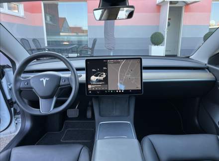 Tesla - Model 3