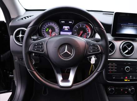 Mercedes-Benz - CLA
