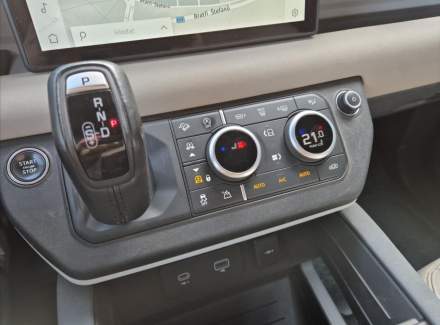 Land Rover - Defender