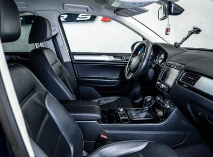 Volkswagen - Touareg