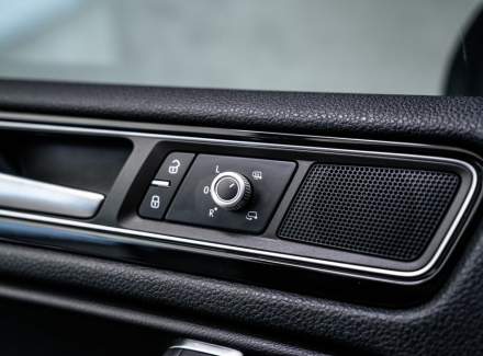 Volkswagen - Touareg