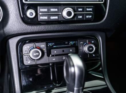 Volkswagen - Touareg