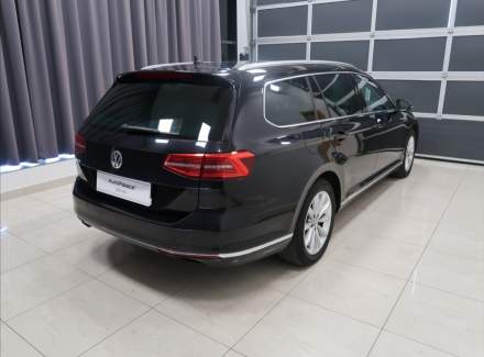 Volkswagen - Passat
