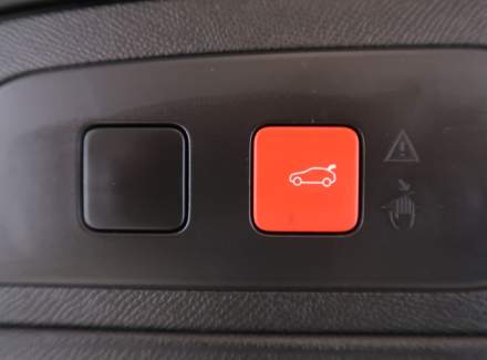 DS Automobiles - DS7 Crossback