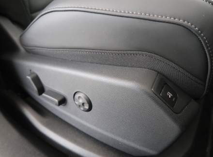 DS Automobiles - DS7 Crossback