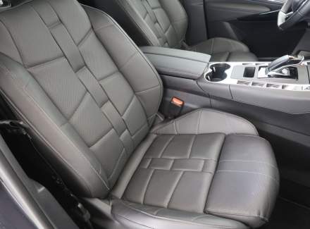 DS Automobiles - DS7 Crossback