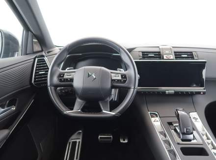 DS Automobiles - DS7 Crossback