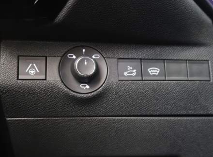 DS Automobiles - DS7 Crossback