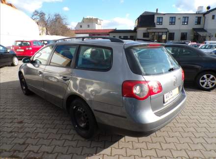 Volkswagen - Passat