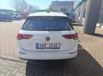 Volkswagen - Golf