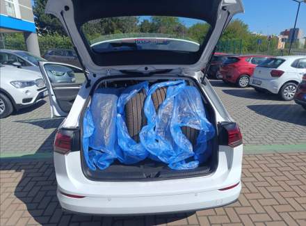 Volkswagen - Golf