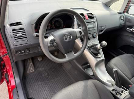 Toyota - Auris